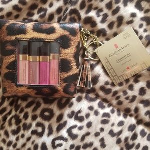 Elizabeth Arden Luminous Lipgloss